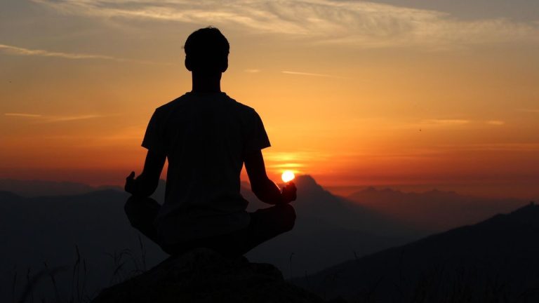 SOLO SERES DESPIERTOS PUEDEN APRENDER A MEDITAR